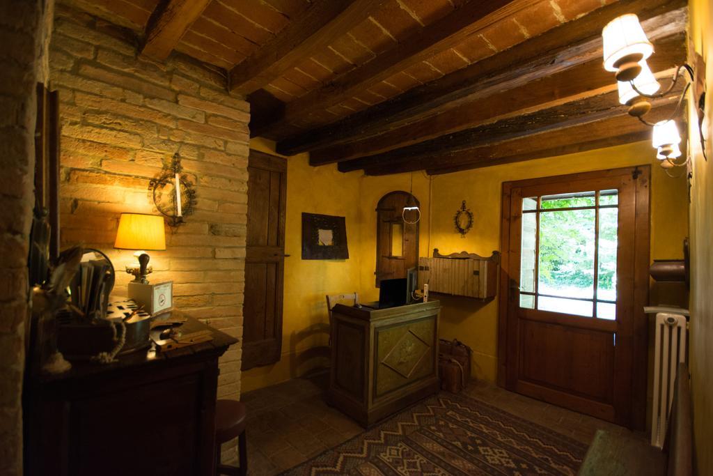 Locanda Dei Melograni Gossolengo Exterior photo